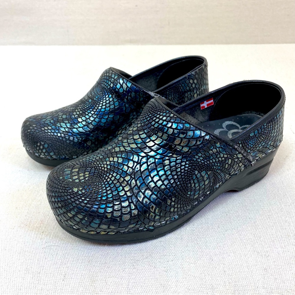 Sanita Original Prof. Pheobe Embossed Leather Nursing Clogs